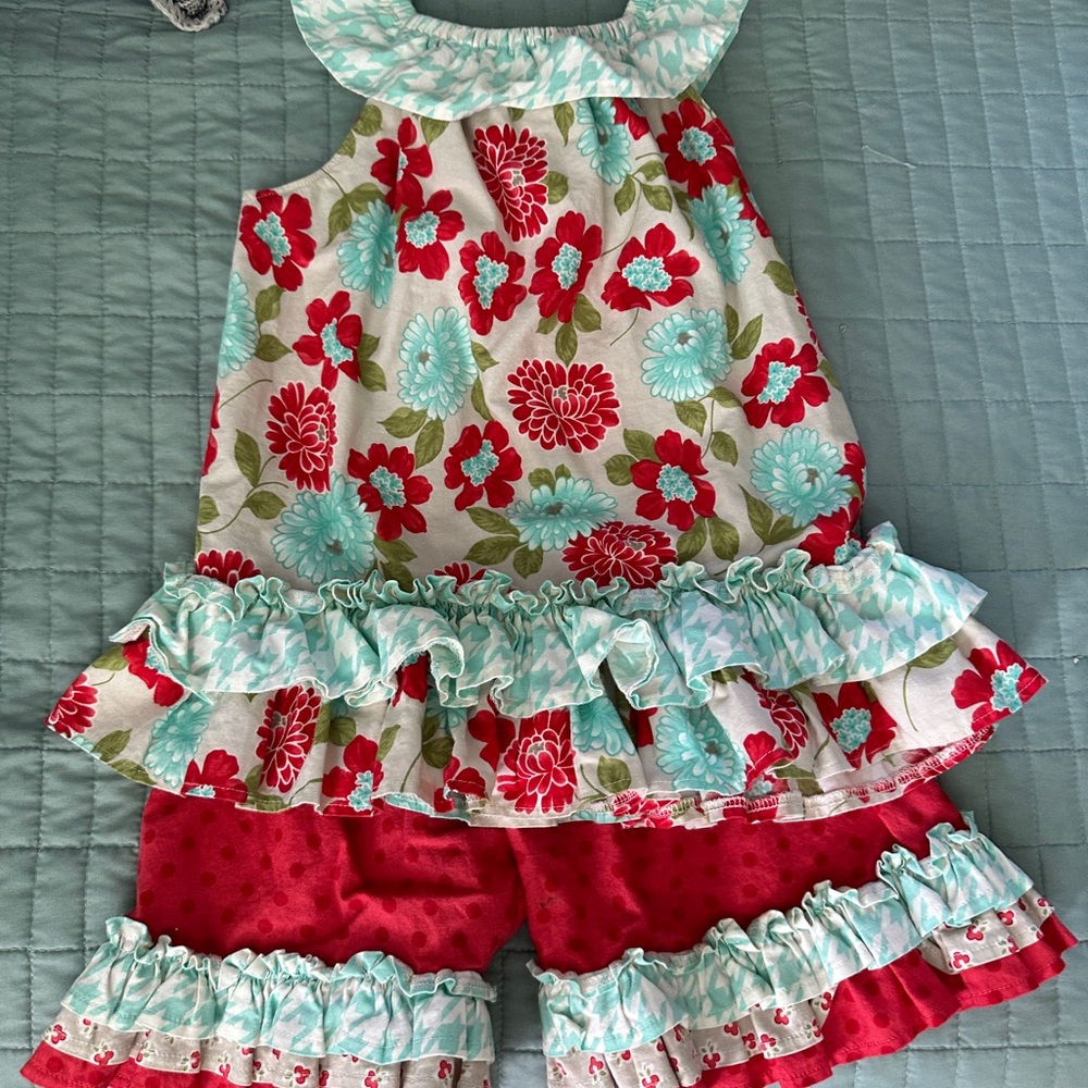 Floral Ruffle Outfit